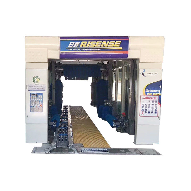 Pulisci la tua auto in modo efficiente con 9 spazzole